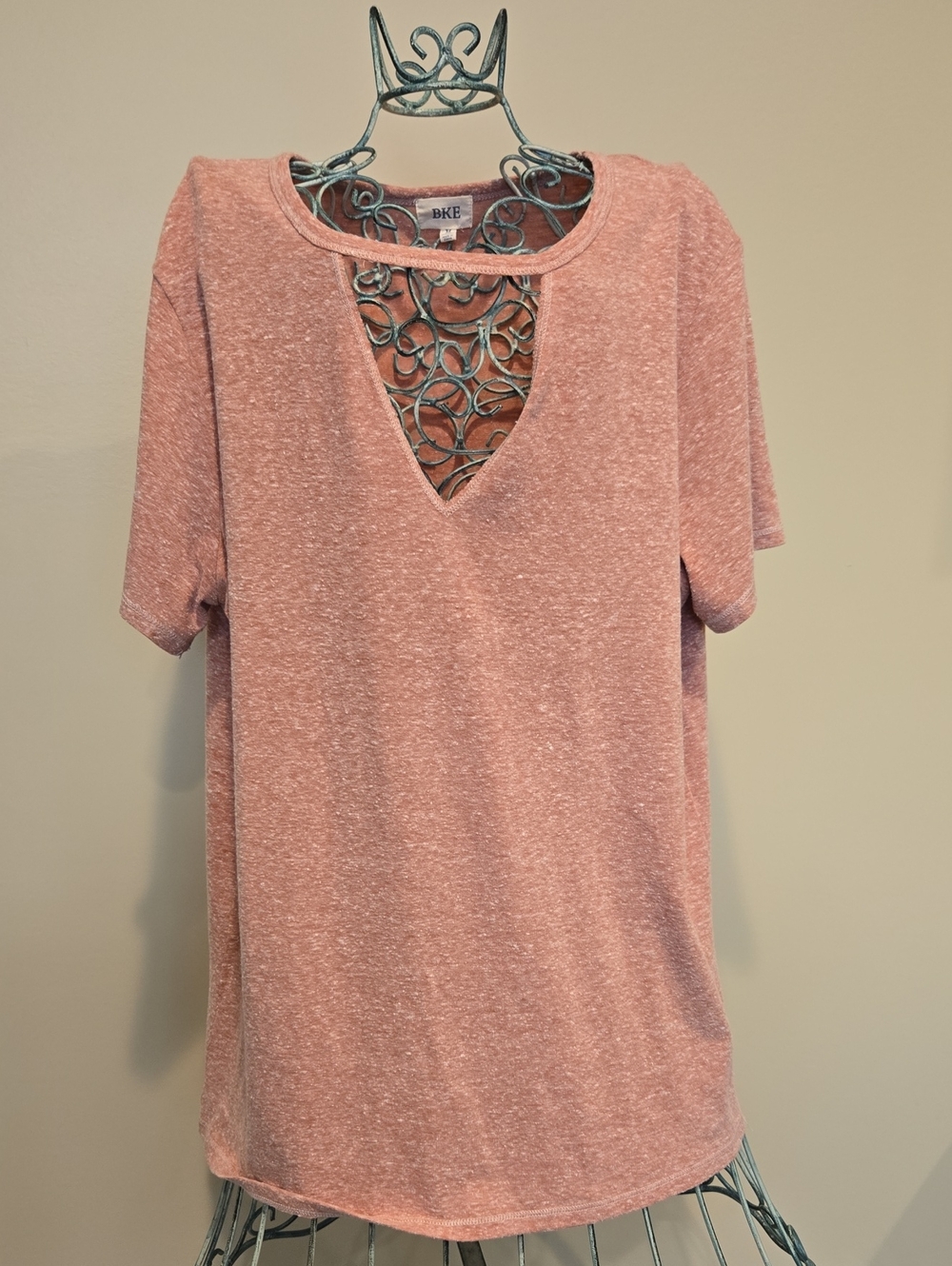 BKE Heathered Rose Pink V-Neck Short Sleeve Top